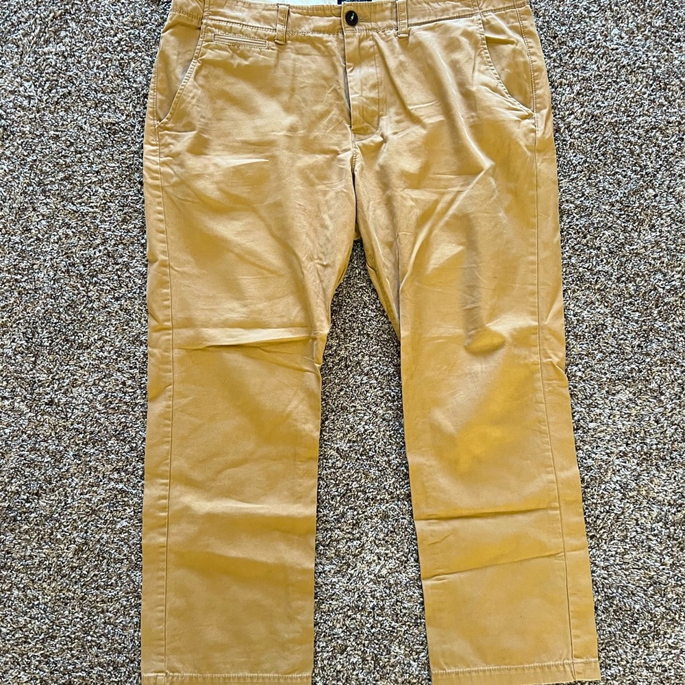 Men’s Khaki Pants